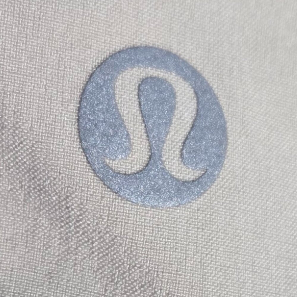 Lululemon Hotty Hot High-Rise Short 2.5" - 14 Beige/Tan - Picture 3 of 5